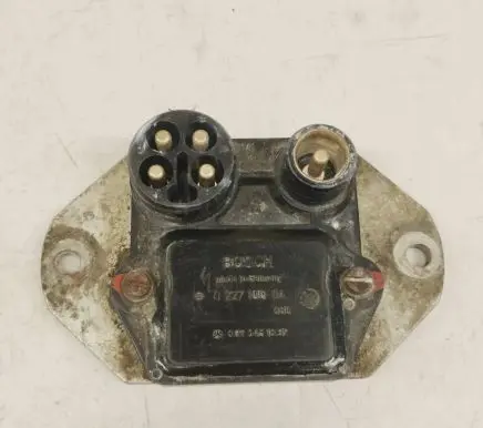 Mercedes-Benz 190 W201 Ignition amplifier control unit 0025451832 A0025451832 0227100114