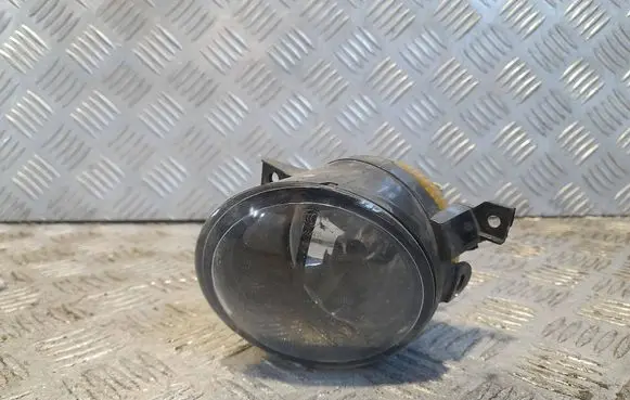 Volkswagen Golf V Front fog light