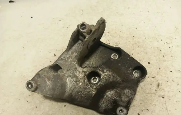BMW X3 E83 Engine mounting bracket 64557787319