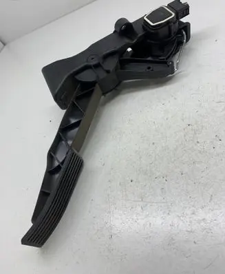Mercedes-Benz A W169 Accelerator throttle pedal 91736020 A1693000304