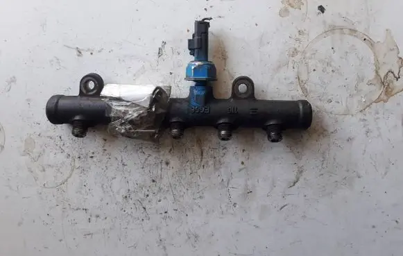 Ford Mondeo MK IV Fuel distributor 9681649580