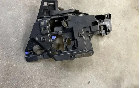 Citroen DS7 Crossback Bracket in trunk/boot 9818775780