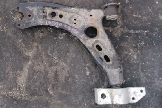 Seat Leon (1P) Front lower control arm/wishbone