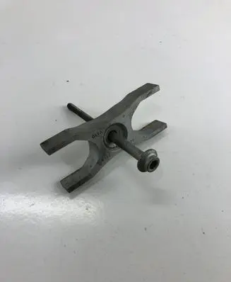 Audi A6 S6 C7 4G Fuel Injector clamp holder 04L216A