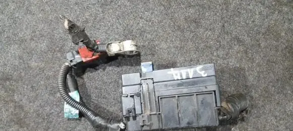 Nissan Primera Fuse box set 243825j005 71543129