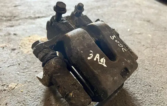 Chrysler 300 - 300C Rear brake caliper