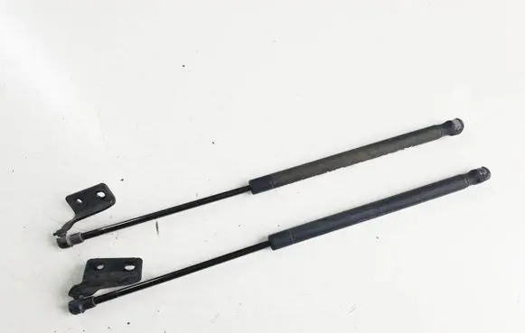 Volvo XC90 Shock absorber/damper mounting bracket 