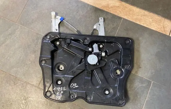 Nissan X-Trail T31 Front door window regulator with motor 80731EG000 2621003900 80775JG