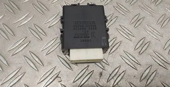 Toyota RAV 4 (XA40) Window wiper relay 8594042030