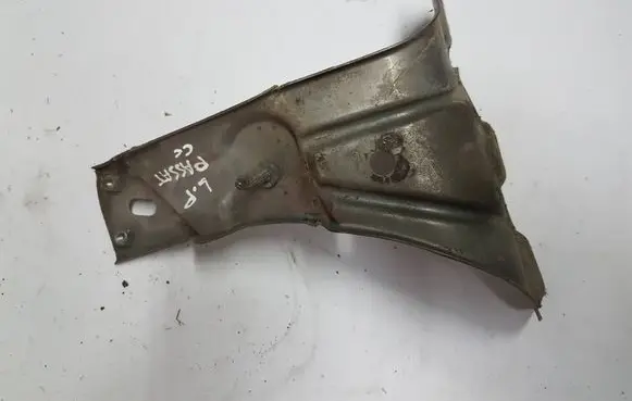 Volkswagen PASSAT CC Fender mounting bracket 