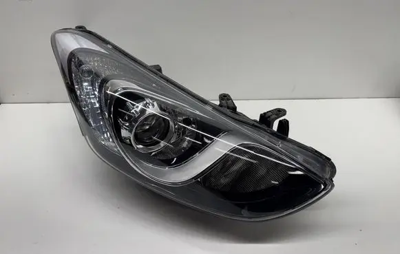 Hyundai i30 Headlight/headlamp 92102A6000
