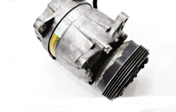 Renault Clio I Air conditioning (A/C) compressor (pump) 5284