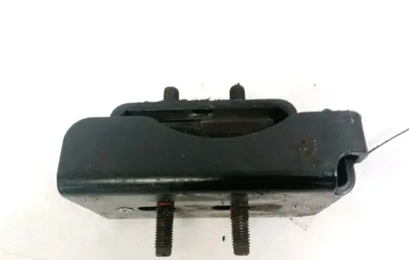 Engine mount bracket