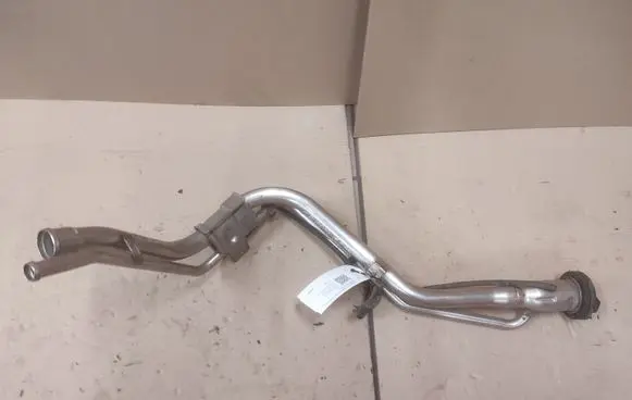 Ford Focus C-MAX Fuel tank filler neck pipe 