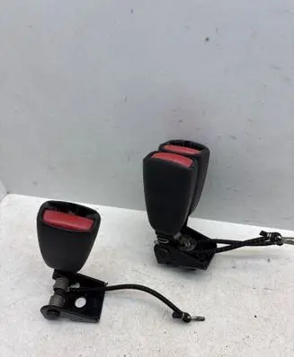 Volvo V70 Rear seatbelt buckle 738703