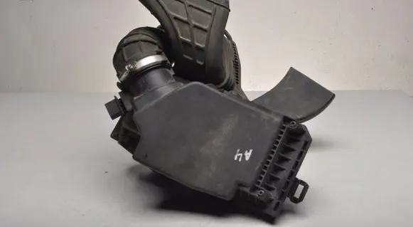 Audi A4 Allroad B8 Air filter box 8K0133835AD
