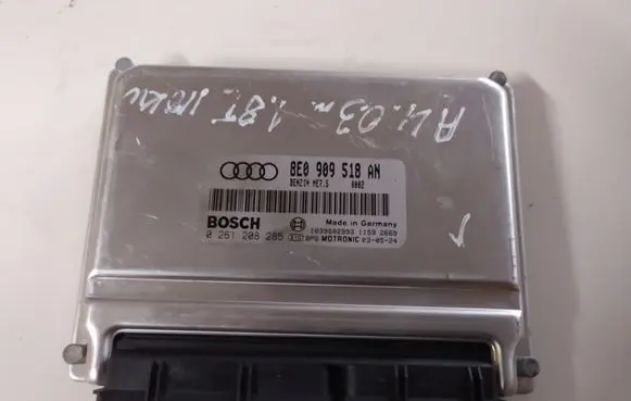 Audi A4 S4 B6 8E 8H Engine control unit/module 8E0909518AN 0261208285