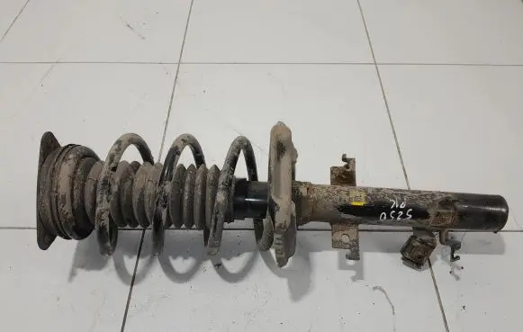 Nissan X-Trail T32 Front shock absorber with coil spring NOCODE