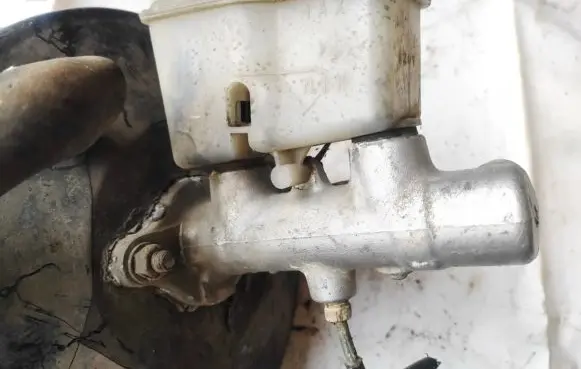 Mazda 626 Master brake cylinder 834-04300