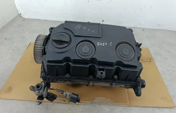 Volkswagen PASSAT B6 Engine head 038103373R