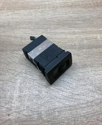 Volkswagen Golf IV Seat heating switch 1J0963563A