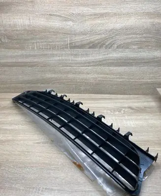 Opel Vectra C Front bumper lower grill 13120739 13100588
