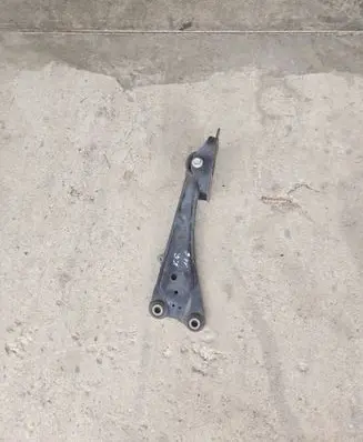 Toyota RAV 4 (XA40) Rear suspension control arm 