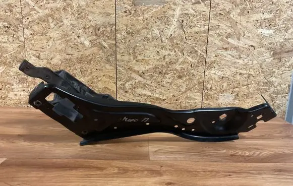 Mercedes-Benz E W212 Headlight/headlamp mounting bracket 212620022