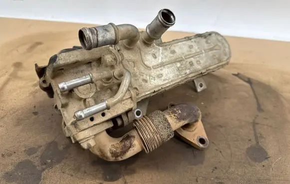 Skoda Octavia Mk2 (1Z) EGR valve cooler 3210275