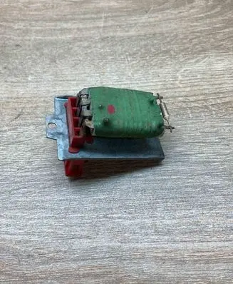Volkswagen PASSAT B5 Heater blower motor/fan resistor 8D0959263 740245833F