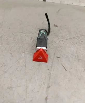 Volkswagen Touran I Hazard light switch 1T0953509