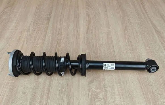 BMW 5 G30 G31 G38 Rear shock absorber/damper 6866617