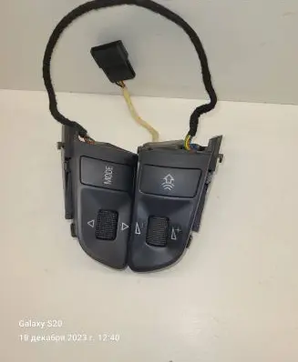 Audi A4 S4 B7 8E 8H Steering wheel buttons/switches 4F0951527C 61676412