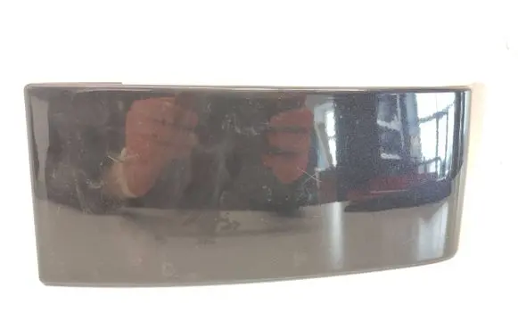 Volvo XC90 Rear/tail light trim molding 30698133 33DHA