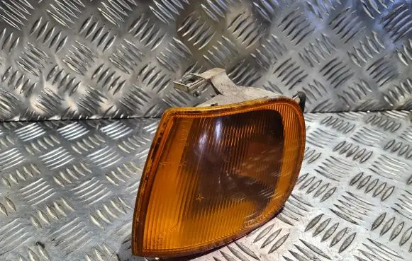 Volkswagen Polo III 6N 6N2 6NF Front indicator light