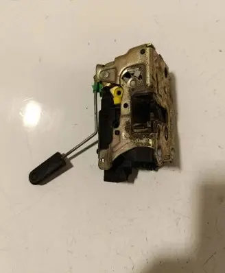 Renault Master II Front door lock 