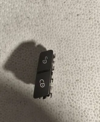 Mercedes-Benz E W212 Central locking switch button A2048706410
