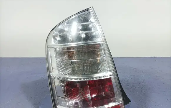 Toyota Prius (NHW20) Rear/tail lights