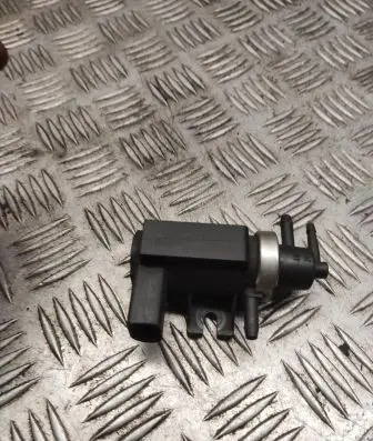 Volkswagen Golf IV Turbo solenoid valve 1j0906627