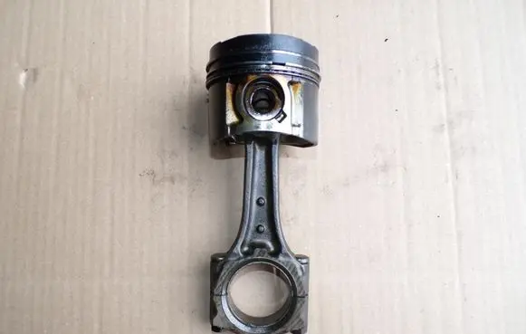Opel Astra G Piston with connecting rod 2971