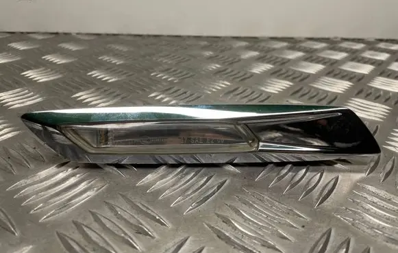 BMW 5 GT F07 Front fender indicator light 7199633 7154165