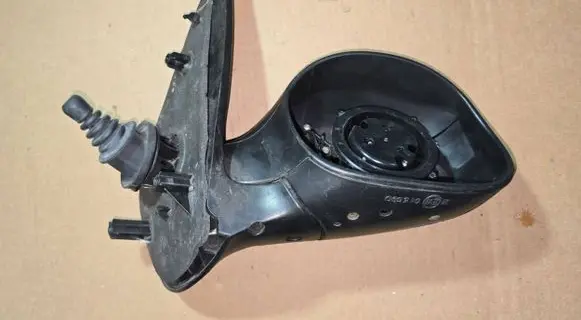 Peugeot 206 Manual wing mirror E11015690