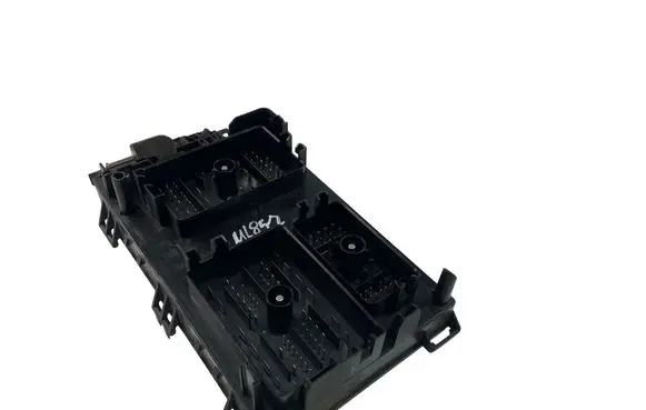 Opel Astra J Fuse box set 13318781