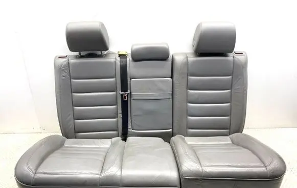 Volkswagen Touareg I Second row seats
