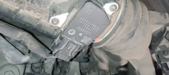 Toyota Verso-S Mass air flow meter 2220428010