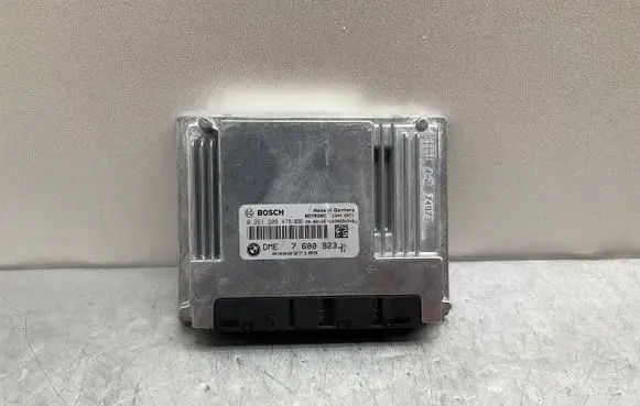 BMW 5 E60 E61 Engine control unit/module 7600923 030037185 0261209478