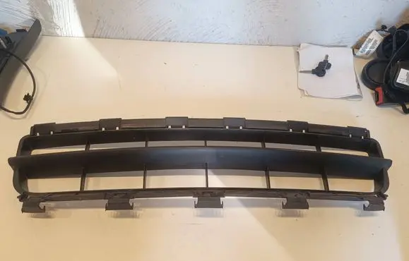 Renault Clio II Front grill 8200445992 0001018705