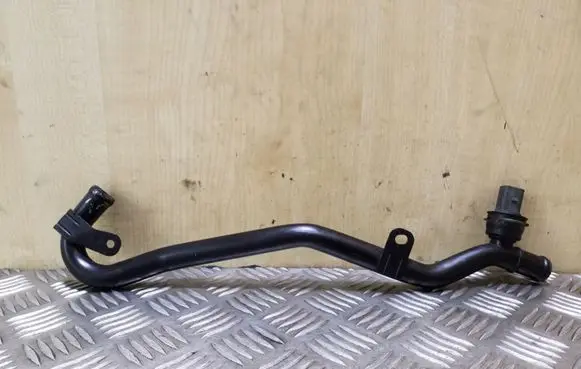 Volkswagen Golf Plus Engine coolant pipe/hose 5N0121065