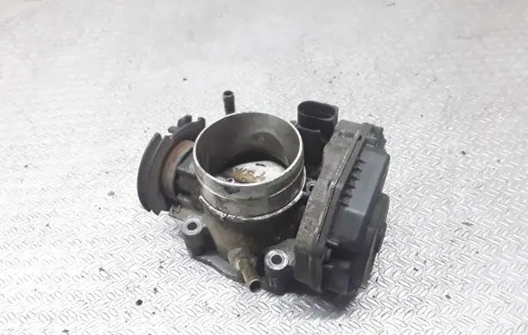 Volkswagen Golf IV Throttle valve 06A133064J