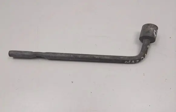 Mazda 3 II Wheel nut wrench 